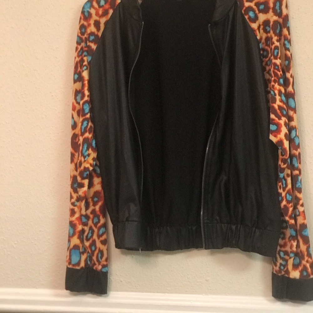 Two piece set - Picture 3 of 3